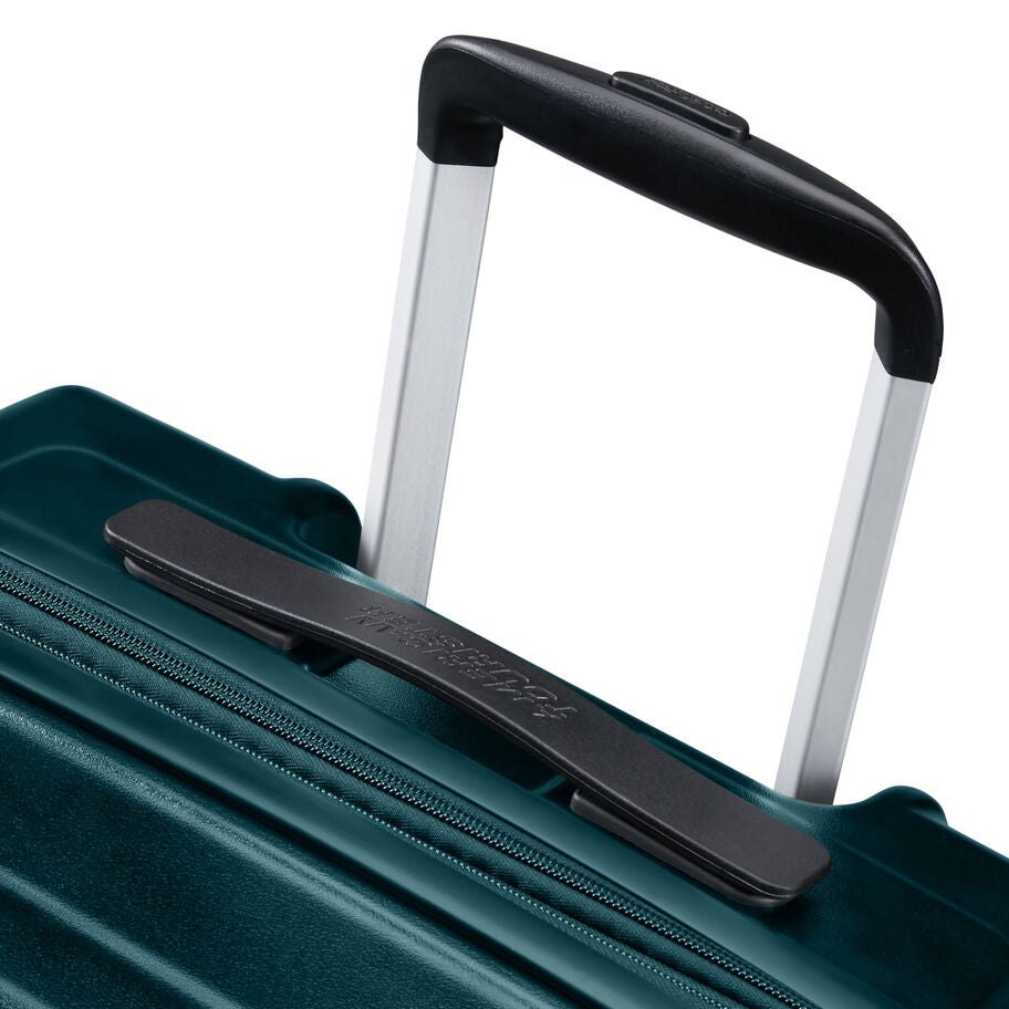 American Tourister Surftime Spinner Medium in the color Metallic Teal. image number 9